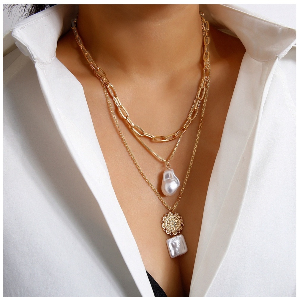 Multi-Layered Gold/Pearl Necklace